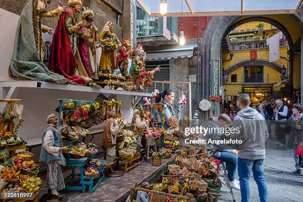 mercado de natal em nápoles, itália - italia armenia imagens e fotografias de stock