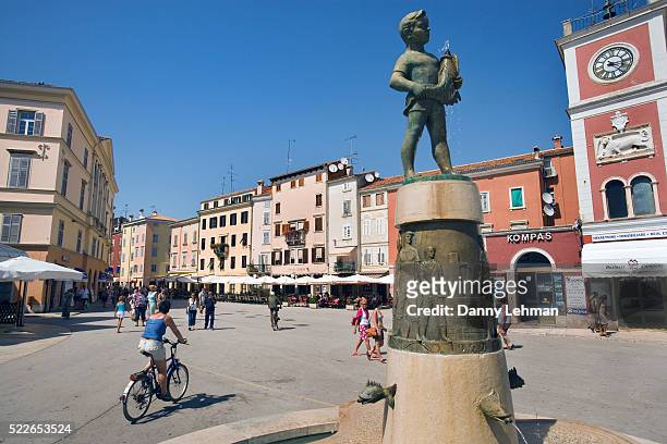 public square with fountain - rovinj stock pictures, royalty-free photos & images