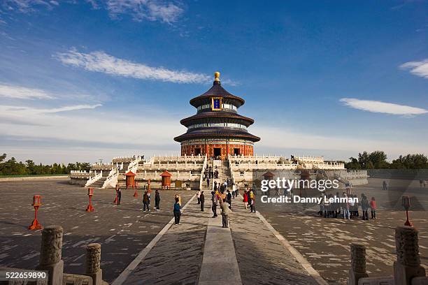 hall of prayer at the temple of heaven in beijing, china - himmelstempel stock-fotos und bilder