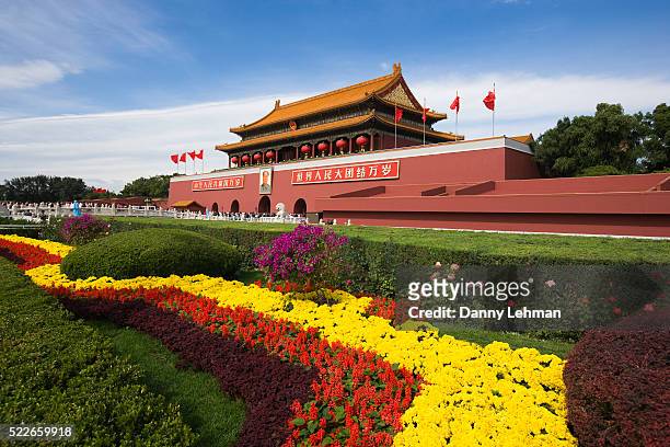 gate of heavenly peace at tiananmen square, beijing, china - tiananmen stock pictures, royalty-free photos & images