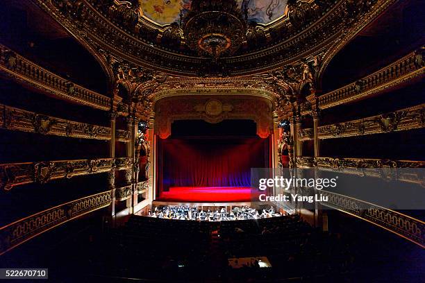 royal operah house - re opening of the royal opera house stockfoto's en -beelden