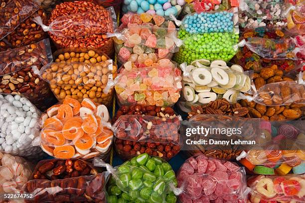 sweets and nuts for sale in guatemala - 菓子屋 ストックフォトと画像