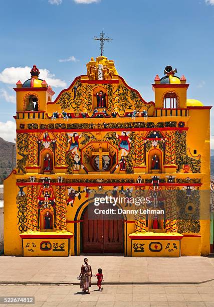 ornate baroque church in san andres xecul - guatemala foto e immagini stock