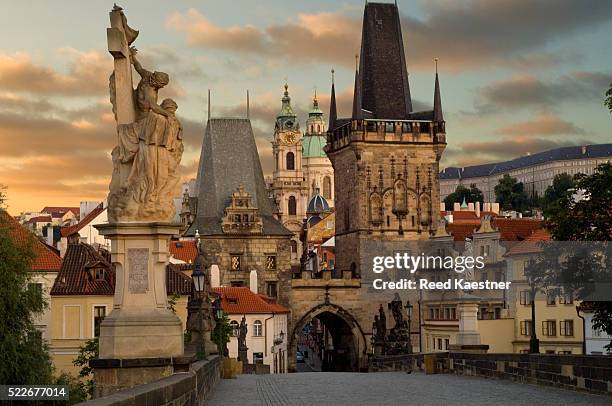 charles bridge tower and gateway - charles bridge stock pictures, royalty-free photos & images