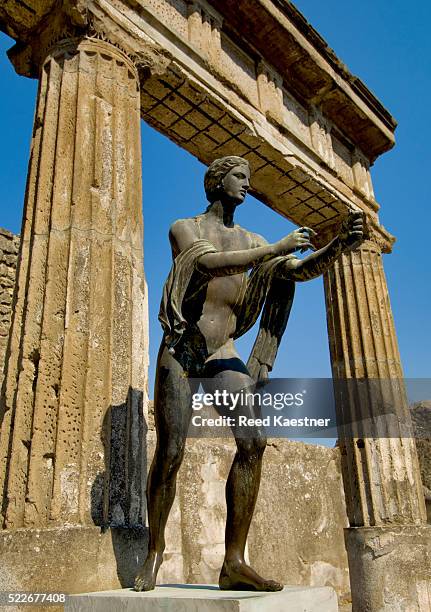 roman statue - pompeii stock pictures, royalty-free photos & images