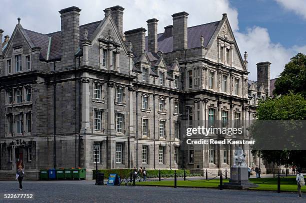 Triarc Building Trinity Graduates Memorial Building At Trinity College High-Res Stock Photo ...