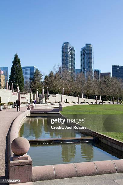 bellevue, downtown park, washington state usa, - bellevue washington state stock pictures, royalty-free photos & images