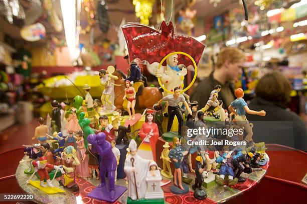 archie mcphee, seattle, fun, odd toys, costumes, - action figures stock pictures, royalty-free photos & images