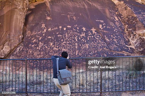Paper Roc Utah 59 Newspaper Rock State Historic Park Stock Photos, High-Res Pictures ...