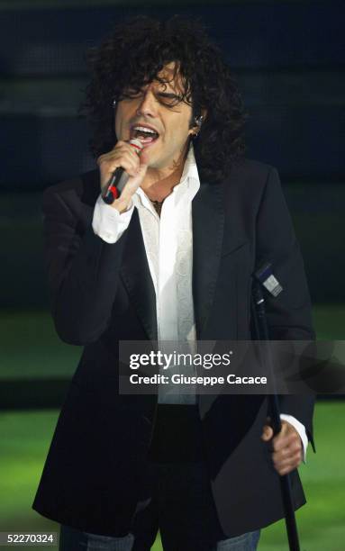 Italian singer Francesco Renga performs at the second day of the San Remo Festival at the Ariston Theatre on March 2, 2005 in San Remo, Italy. The...