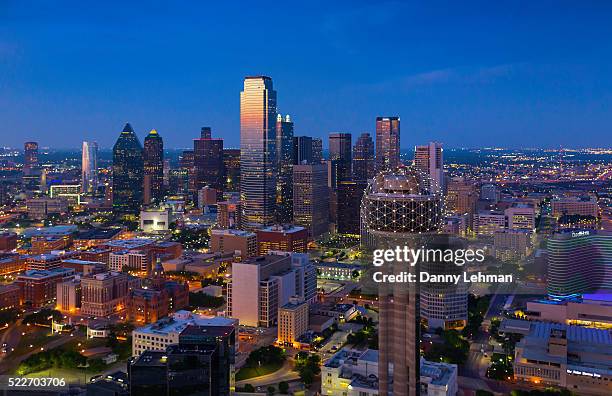 dallas texas skyline - dallas tx stock pictures, royalty-free photos & images