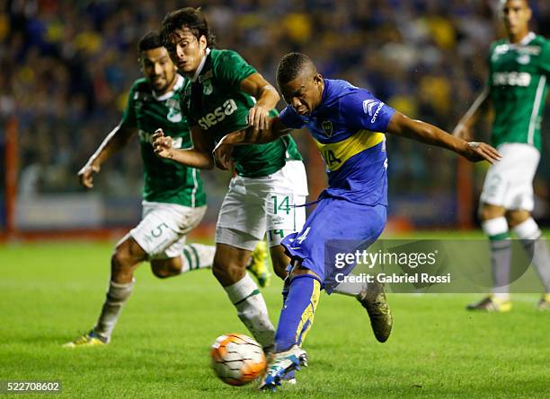 Frank Fabra of Boca Juniors shoots to score the first goal of his team during a match between Boca Juniors and Deportivo Cali as part of Copa...