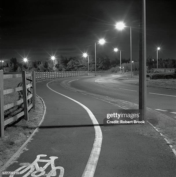 cycle track at night - telford stock-fotos und bilder