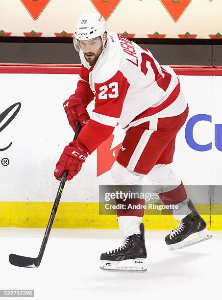 Brian Lashoff of the Detroit Red Wings plays against the Ottawa Senators at Canadian Tire Centre on November 4, 2014 in Ottawa, Ontario, Canada.