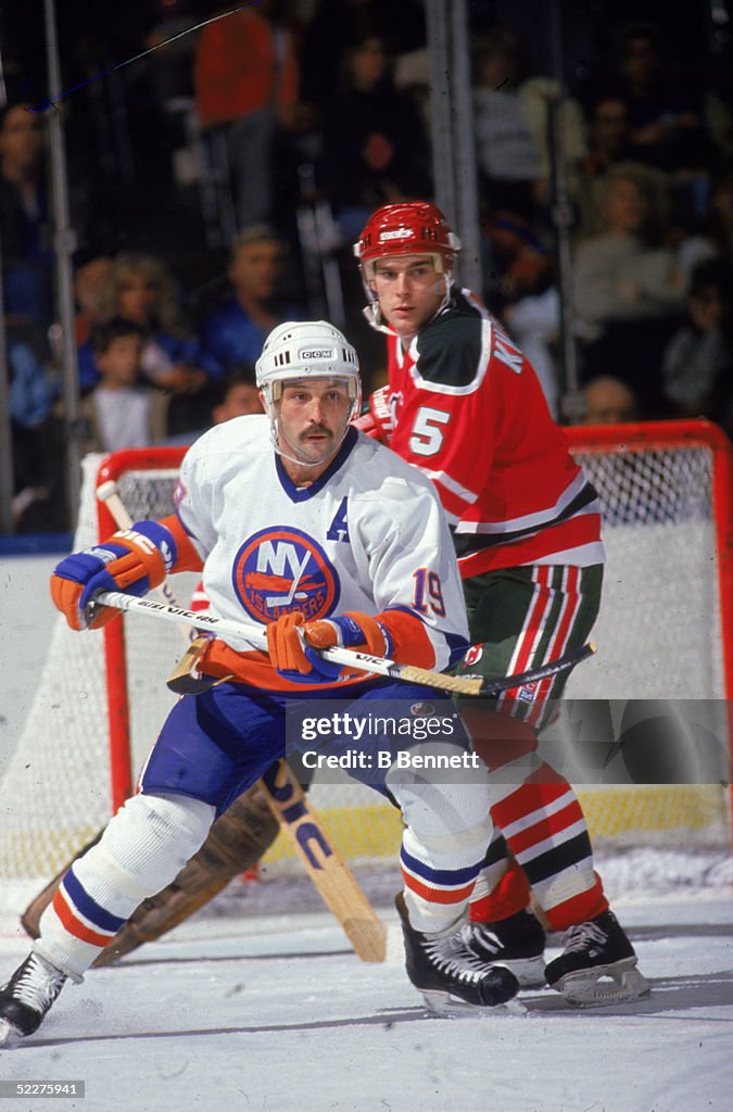 Trottier Looks For A Pass