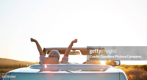 la carretera se llama - convertible fotografías e imágenes de stock