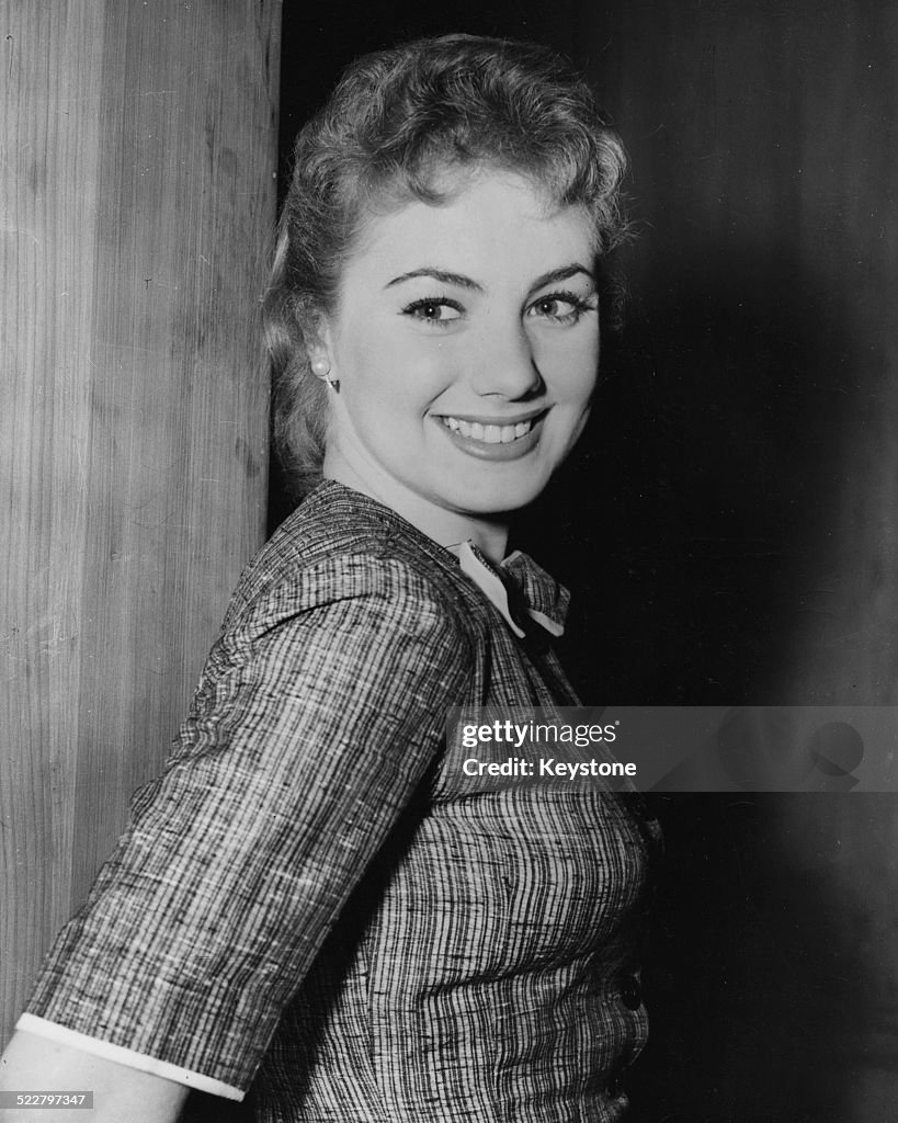 Portrait of actress and singer Shirley Jones, star of the musical(02)