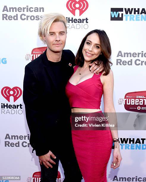 Red Roz Shira Bart Barker Photos and Premium High Res Pictures - Getty Images