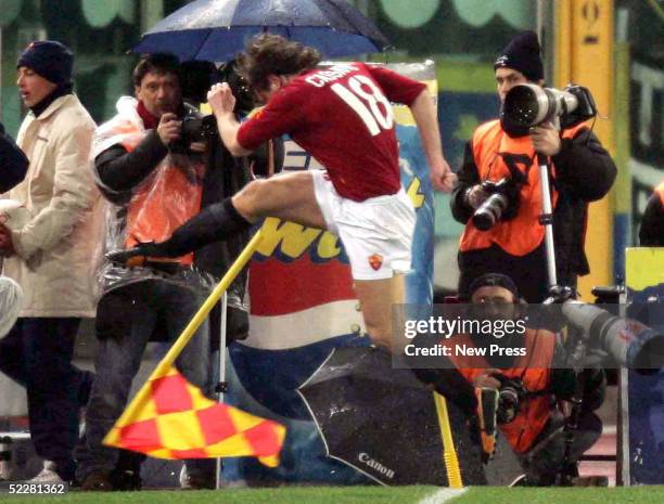 Antonio Cassano of Roma celebrates a goal during the Serie A match between AS Roma and Juventus at the Stadio Olimpico on March 5, 2005 in Rome,...