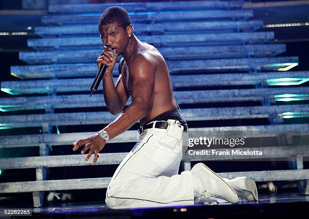 One Night One Star Usher Live Show Photos and Premium High Res Pictures