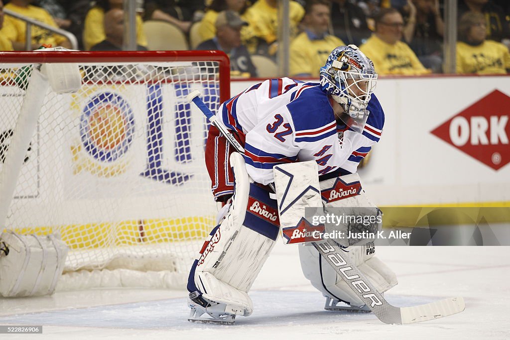 New York Rangers v Pittsburgh Penguins - Game One