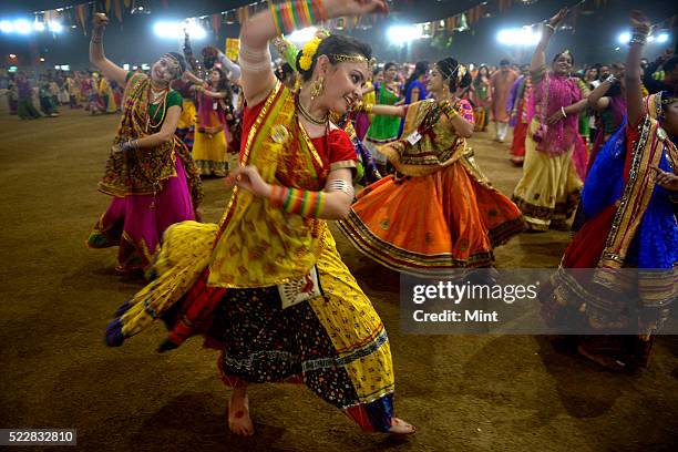 Garba Images 1,550 Indian Garba Stock Photos, High-Res Pictures, and Images - Getty ...