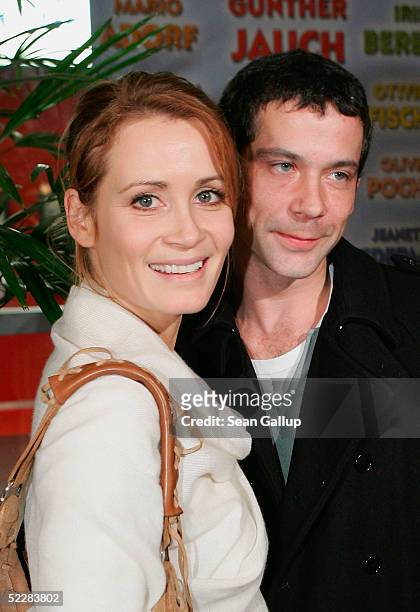 Actress Anja Kling and her husband Jens Solf attend the German premiere of "Racing Stripes" on March 6, 2005 in Berlin, Germany.