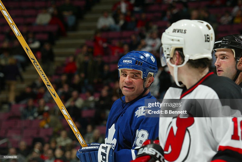 Tie Domi