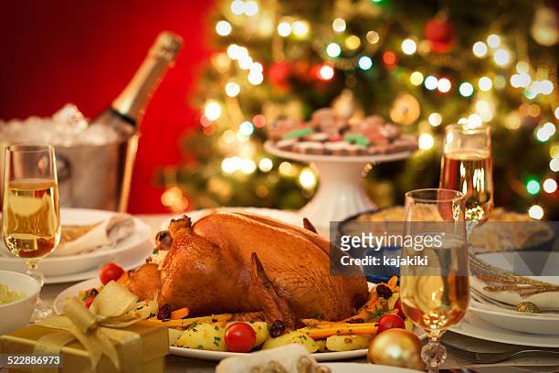 christmas turkey dinner - fylld kalkon bildbanksfoton och bilder