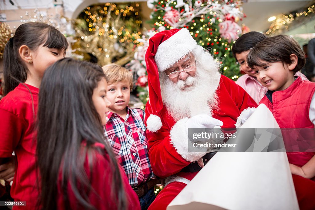Kinder mit Santa