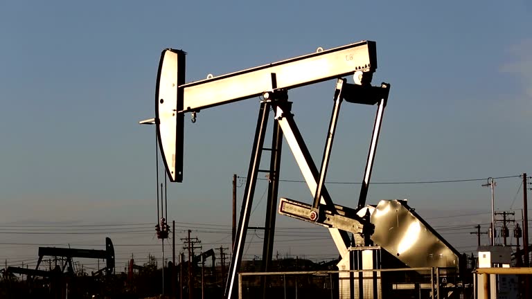 Oil Rig Clips 2,084 Oil Drill Stock Videos, Footage, & 4K Video Clips - Getty Images