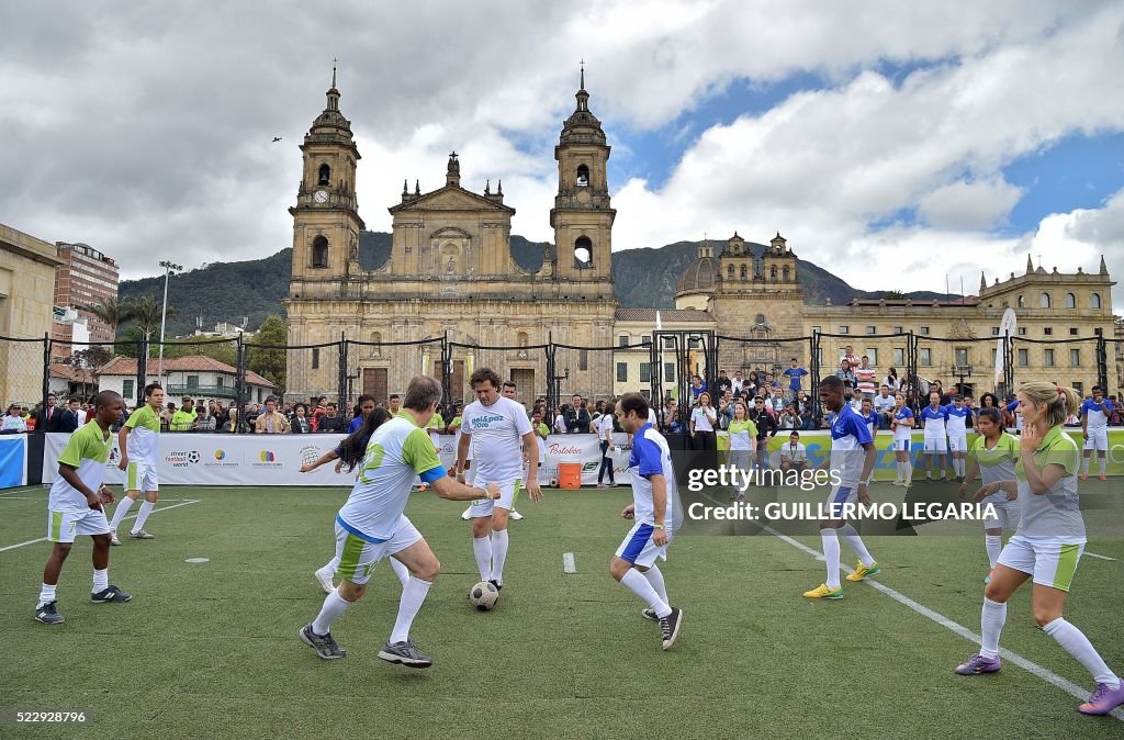 COLOMBIA-FBL-PEACE-VIVES