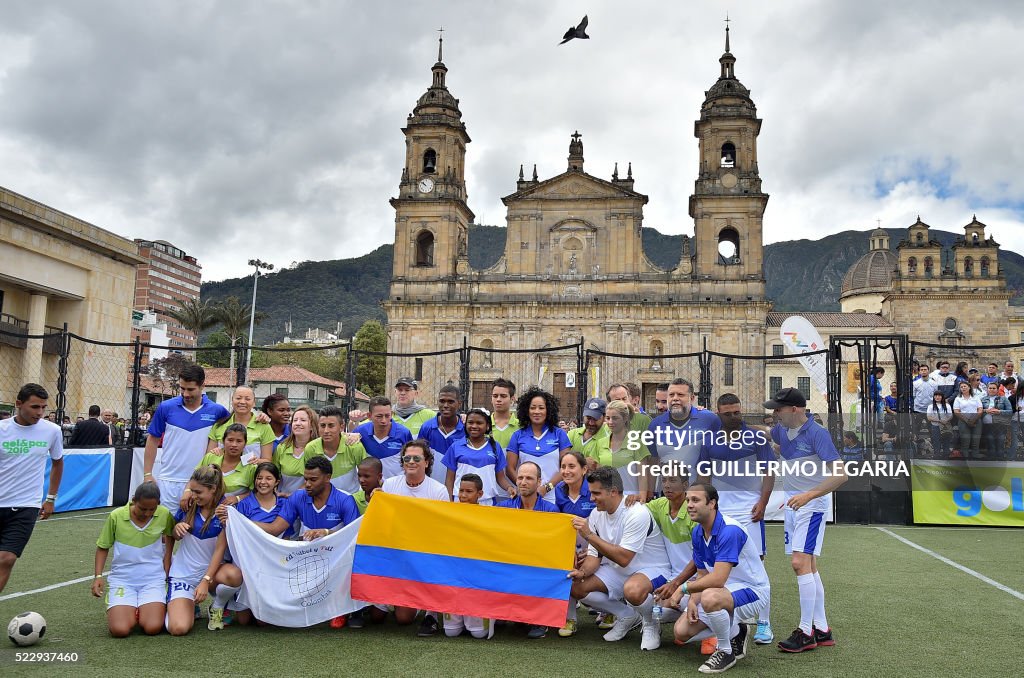 COLOMBIA-FBL-PEACE-VIVES