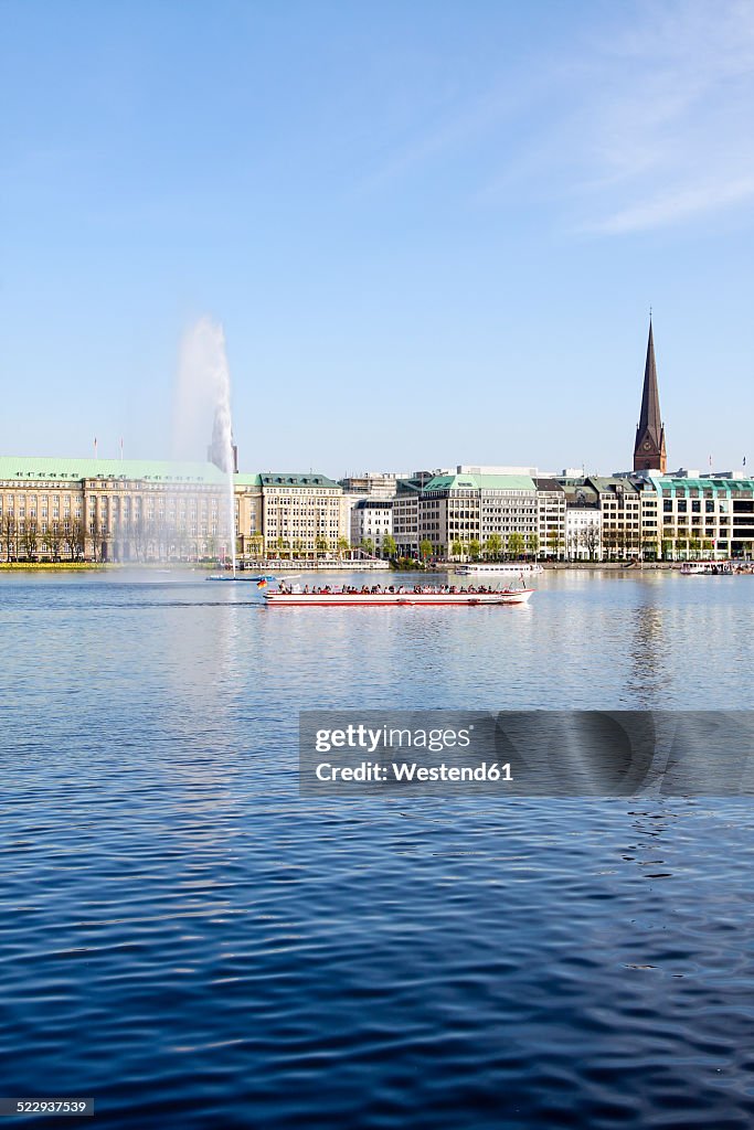 Germany, Hamburg, Inner Alster and Alster fountain, Excursion boat