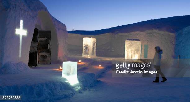 exterior of the chapel at the icehotel - ice palace stock pictures, royalty-free photos & images