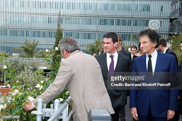 Creator of the Ephemere Garden, Landscaper Michel Pena, French Prime Minister Manuel Valls and President of the 'Institut du Monde Arabe' Jack Lang...