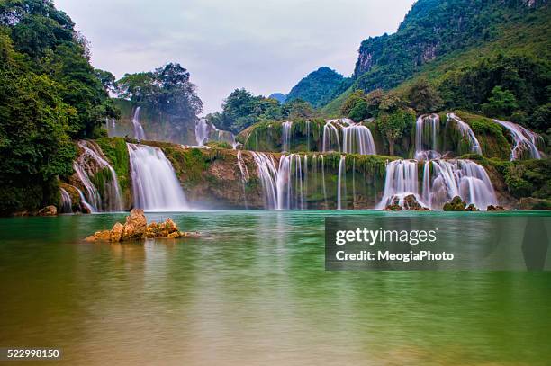bangioc - detian waterfall in caobang, vietnam - detian waterfall stock pictures, royalty-free photos & images