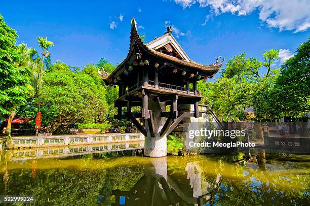 one pillar pagoda in hanoi, vietnam - pagode stock-fotos und bilder