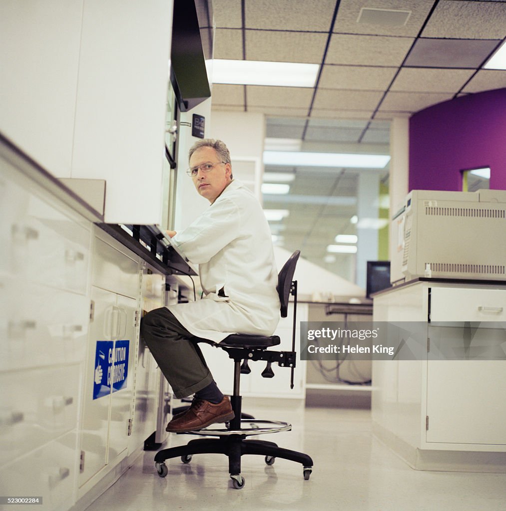 Laboratory Worker High-Res Stock Photo - Getty Images