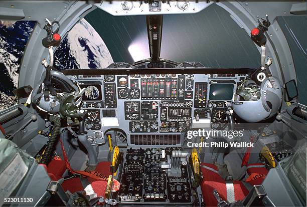 interior of space shuttle cockpit in orbit - shuttle stockfoto's en -beelden