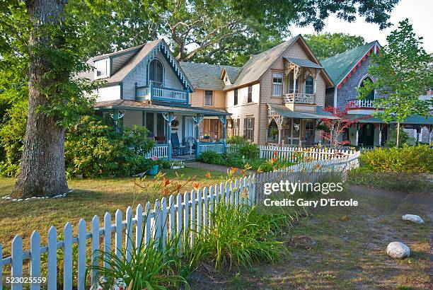 martha's vinyard cottages - marthas vineyard stock pictures, royalty-free photos & images