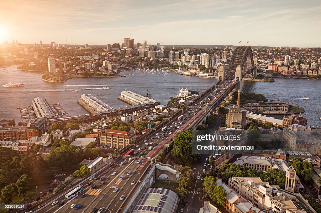 Erhöhte panorama von Sydney bei Sonnenuntergang