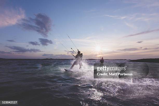 kite surf - kite surfing stock pictures, royalty-free photos & images