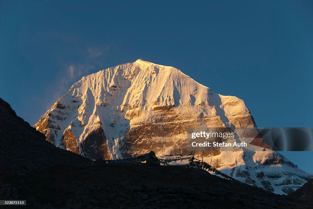 Tibetan Buddhism, snow-capped sacred Mount Kailash, or Gang Rinpoche, pilgrims trail, Kora, Ngari, Gang-Tise Mountains, Transhimalaja, Himalaja, Western Tibet, Tibet Autonomous Region, Peoples Republic of China, Asia