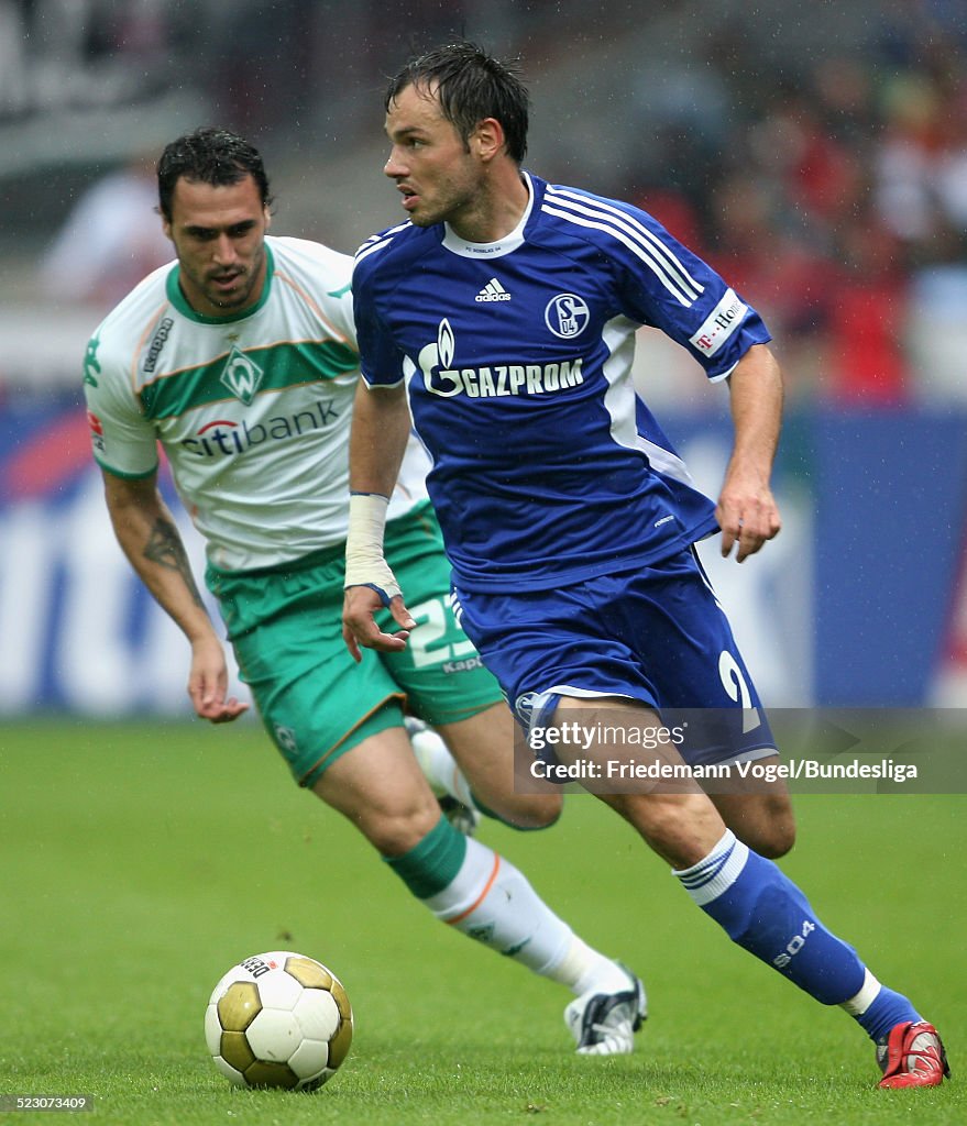 Werder Bremen v FC Schalke 04 - Bundesliga