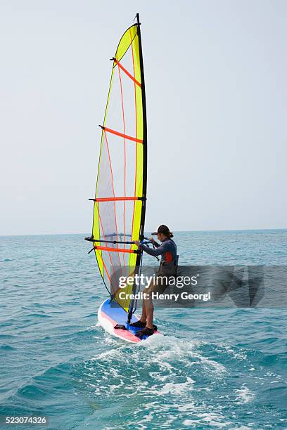 windsurfing - windsurfbrett stock-fotos und bilder