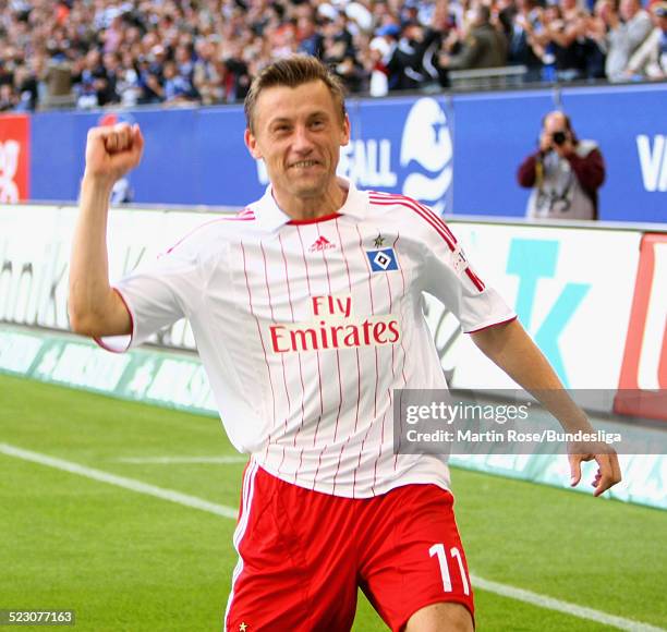 Ivica Olic of Hamburg celebrates after scoring the 2nd goal during the Bundesliga match between Hamburger SV and Bayer Leverkusen at the HSH Nordbank...