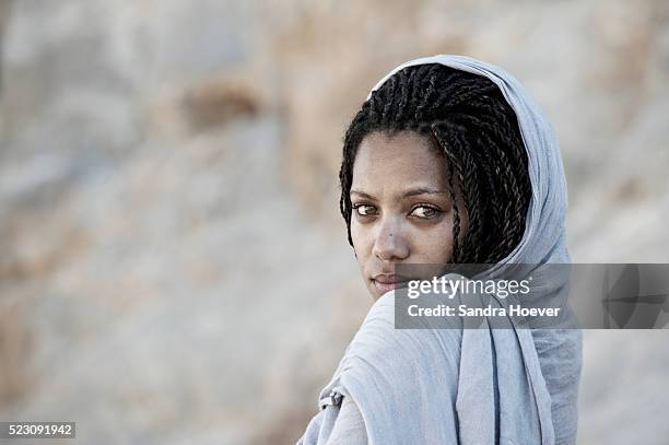 portrait of woman in veil, kalahari desert, namibia, southern africa - namibia women stock pictures, royalty-free photos & images