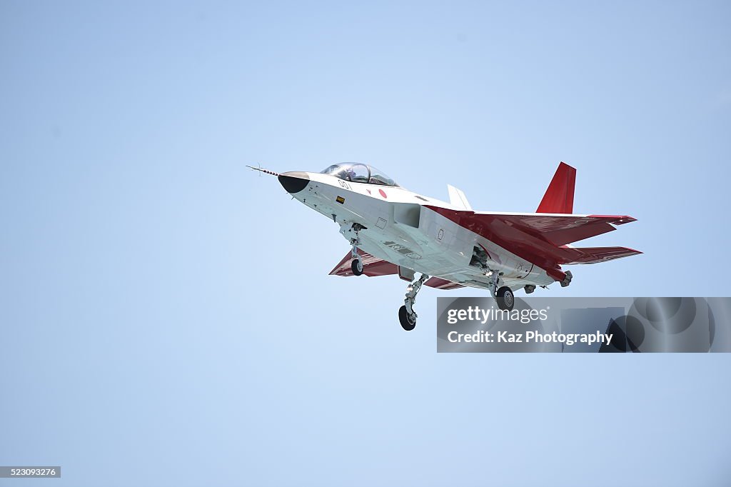 Japan's New Stealth Fighter Jet Makes Its First Test Flight