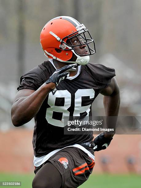 Tight end Randall Telfer of the Cleveland Browns runs a route during a voluntary minicamp on April 21, 2016 at the Cleveland Browns training facility...